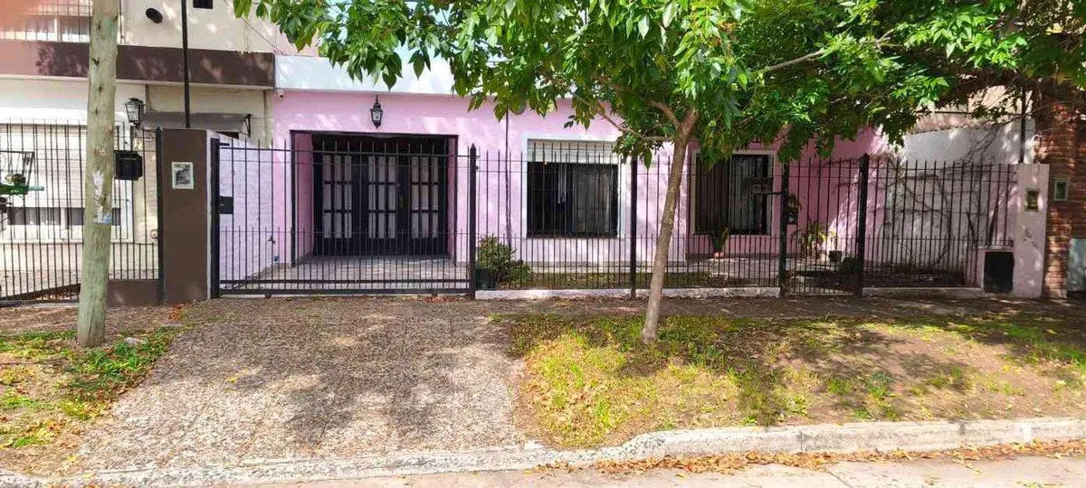 VENTA CASA 3 AMBIENTES PADUA CENTRO LOTE 307M2 4