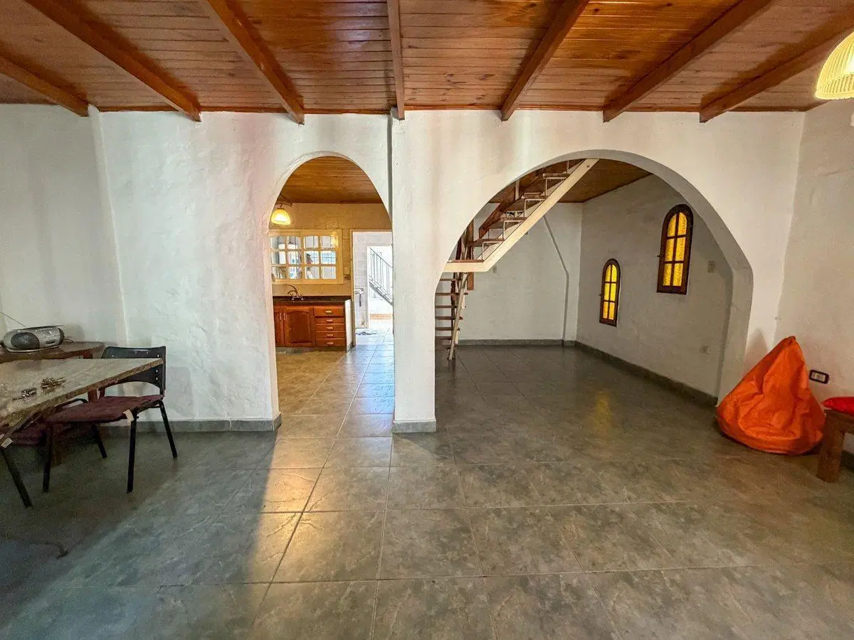 VENTA CASA 5 AMBIENTES COCHERA QUINCHO  APCREDITO 5
