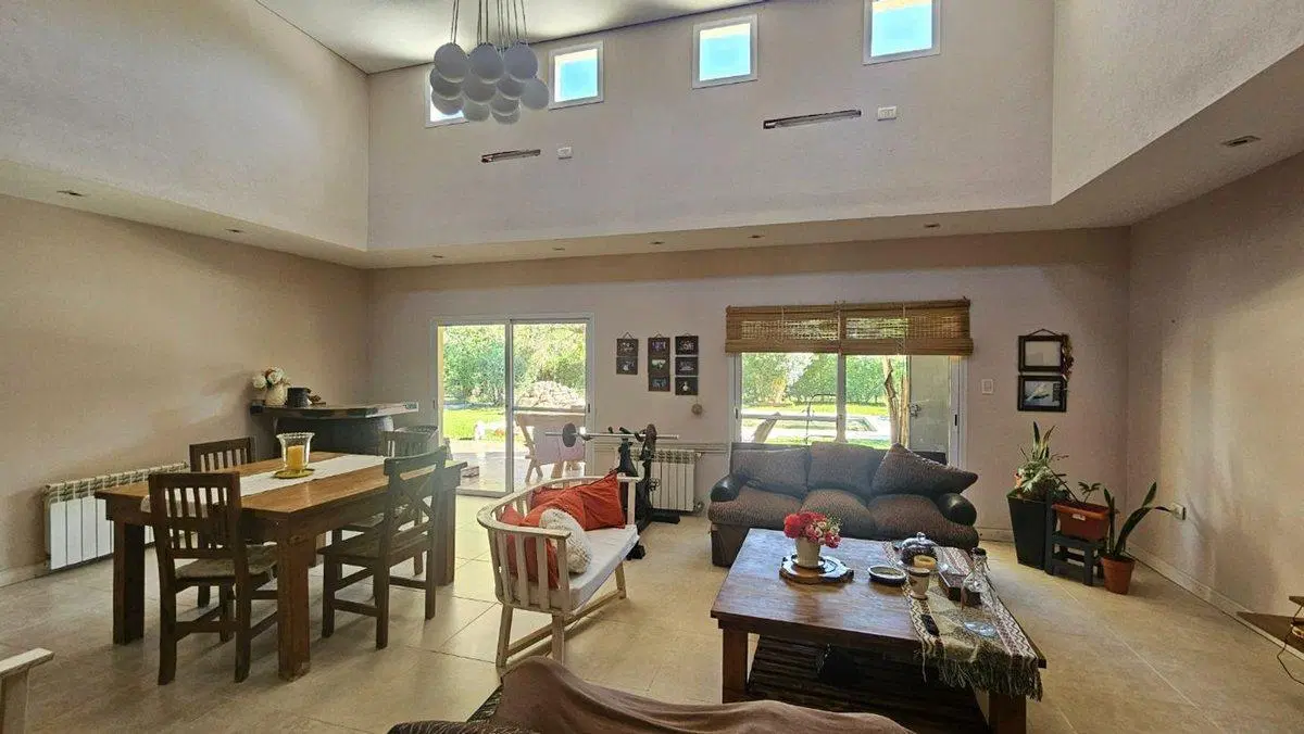 VENTA CASA 4 AMB PILETA BARRIO EL RESUELLO MORENO 5