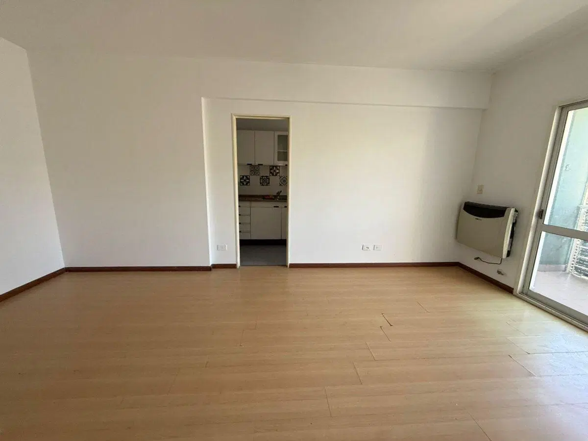 ALQUILER DEPTO 3 AMB CON BALCÓN - COGHLAN 4