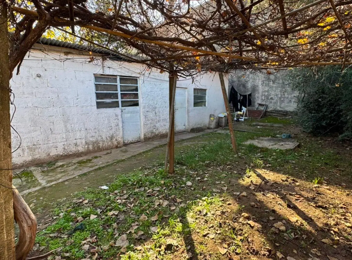 VENTA CASA 3 AMB+ 2 PH EN LOTE DE 300 M2- Av RATTI 2