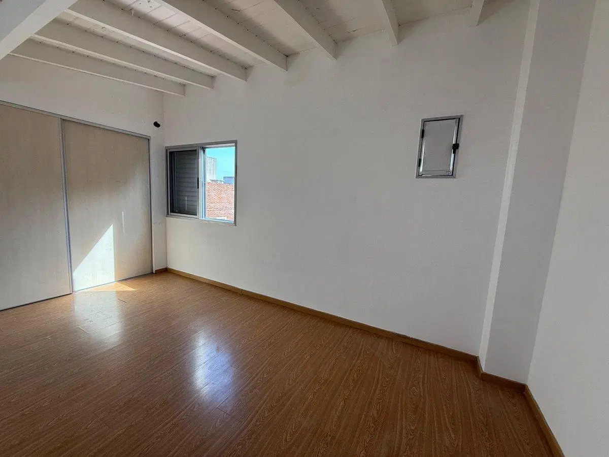 ALQUILER DEPTO. DUPLEX 3 AMB. BALCÓN/COCH. - HAEDO 3