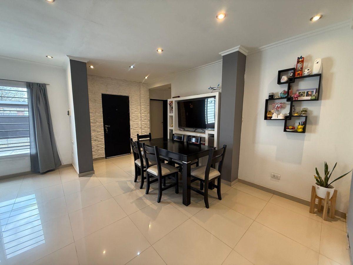VENTA CASA 5 AMBIENTES EN ITUZAINGÓ SUR