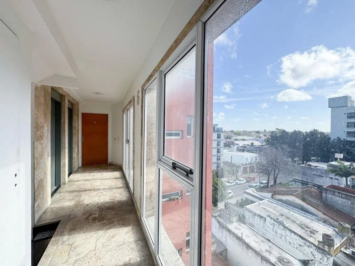 VENTA DEPARTAMENTO 3 AMBIENTES C/ COCHERA EN MORON 2