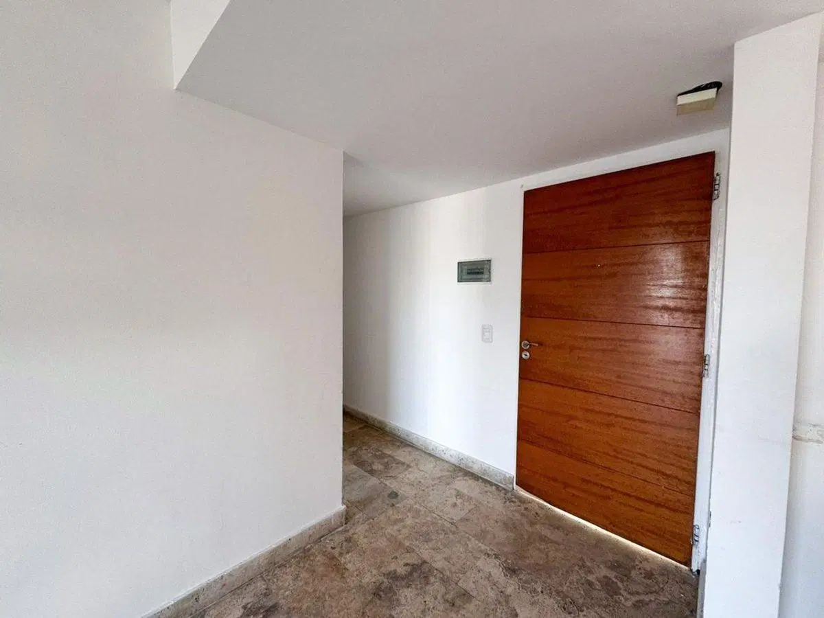 VENTA DEPARTAMENTO 3 AMBIENTES C/ COCHERA EN MORON 4