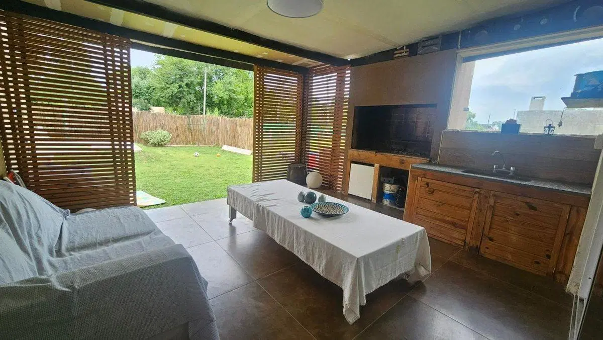 VENTA CASA 4 AMB PILETA ALVAREZ DEL BOSQUE MORENO 4