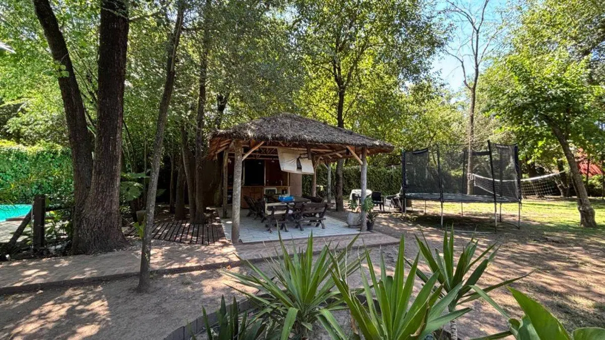 VENTA CASA 4 AMB C/ PILETA VILLA UDAONDO ITUZAINGO 4