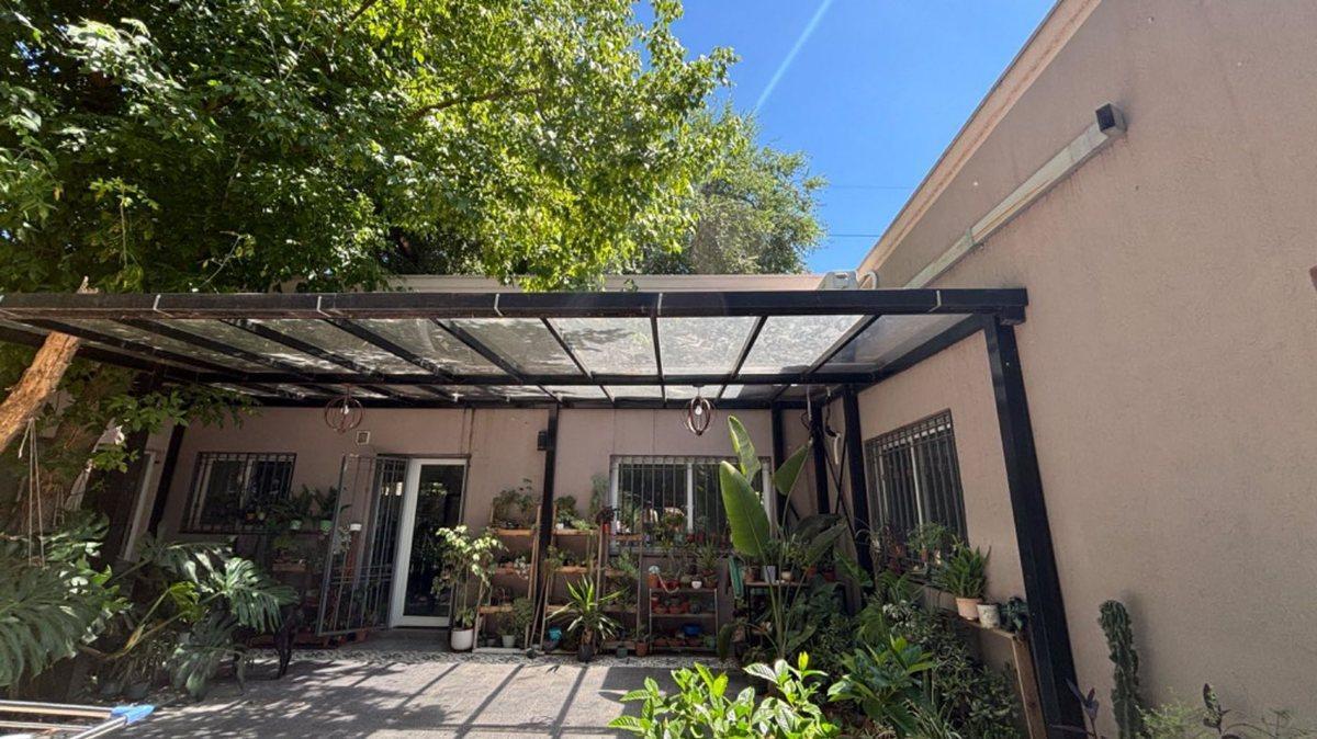 Foto de VENTA CASA 4 AMB C/ PILETA VILLA UDAONDO ITUZAINGO, imagen 3