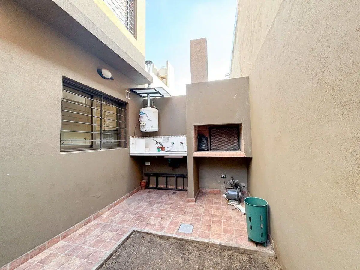 VENTA DUPLEX 3 AMB C/PARQUE Y COCHERA ITUZAINGO 2