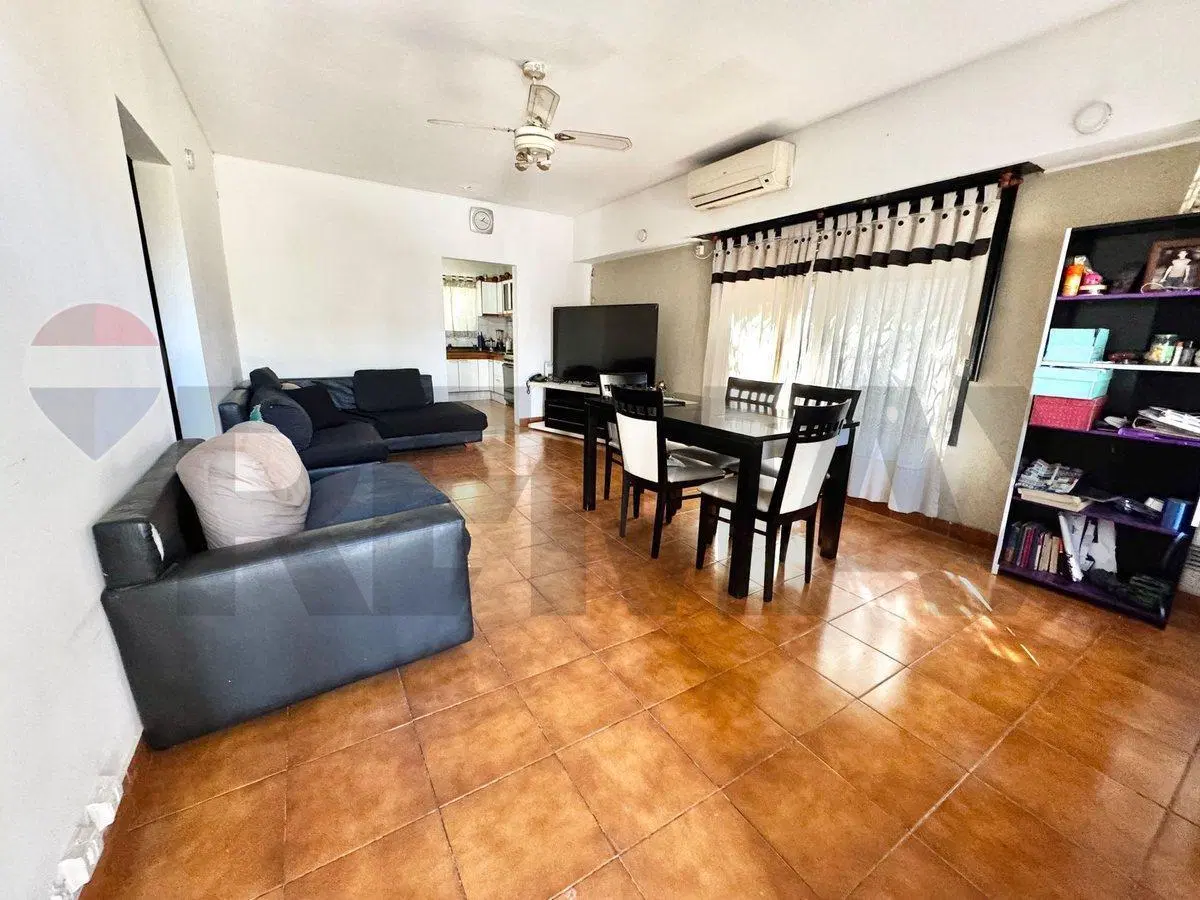 Venta Casa con Pileta en Merlo 4