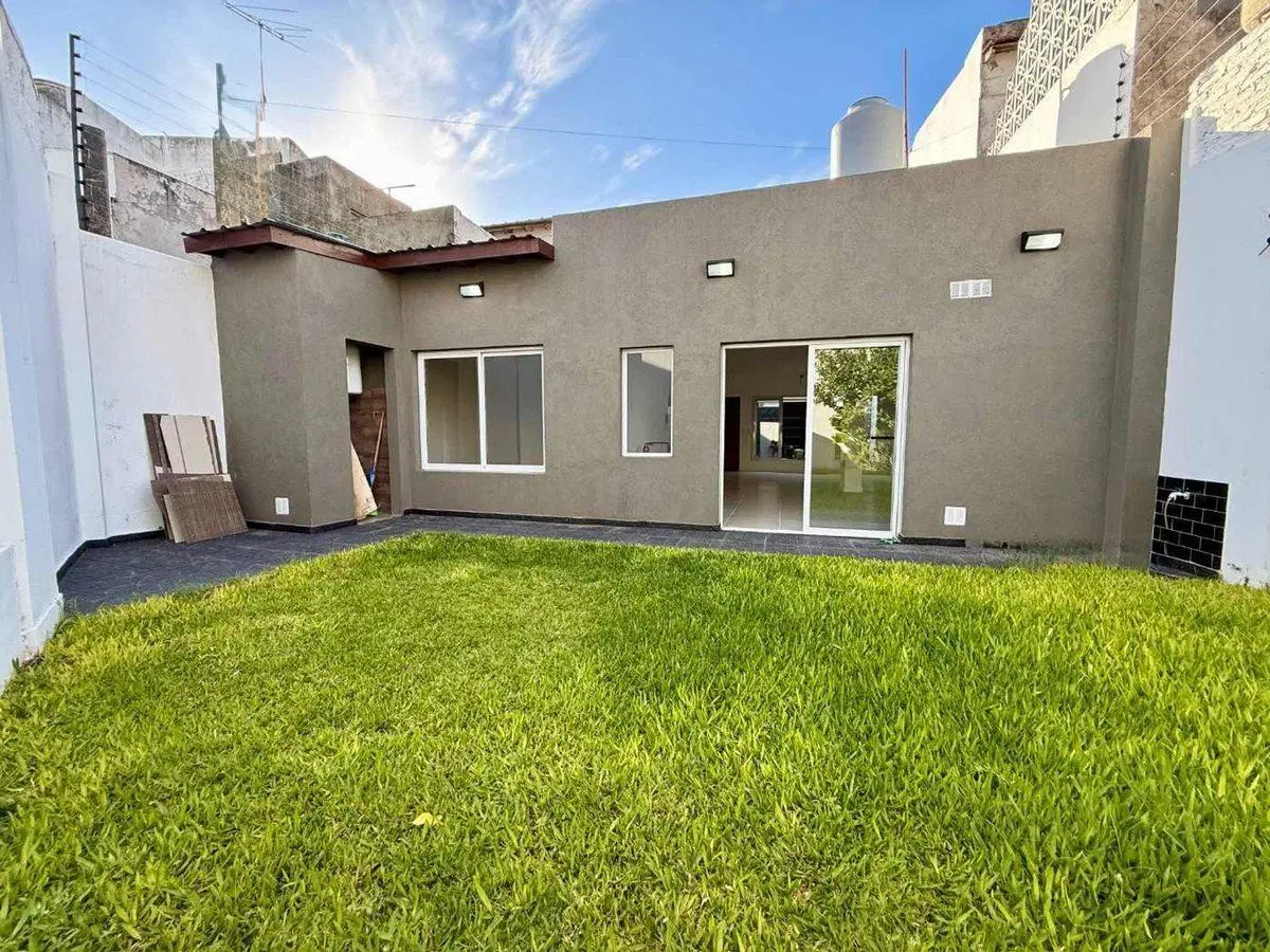 VENTA CASA HAEDO 3 AMB A ESTRENAR JARDIN APTO CRED 2