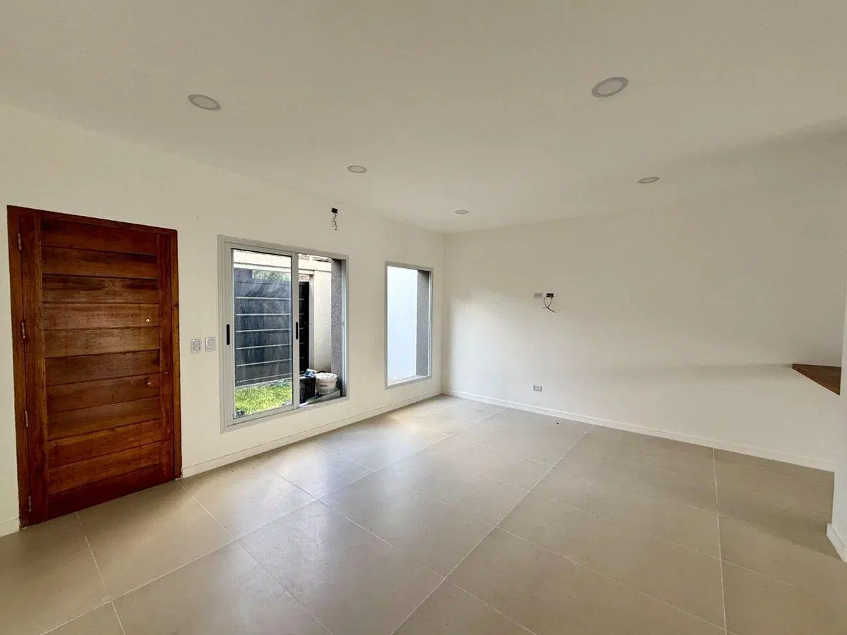 VENTA CASA HAEDO 3 AMB A ESTRENAR JARDIN APTO CRED 4