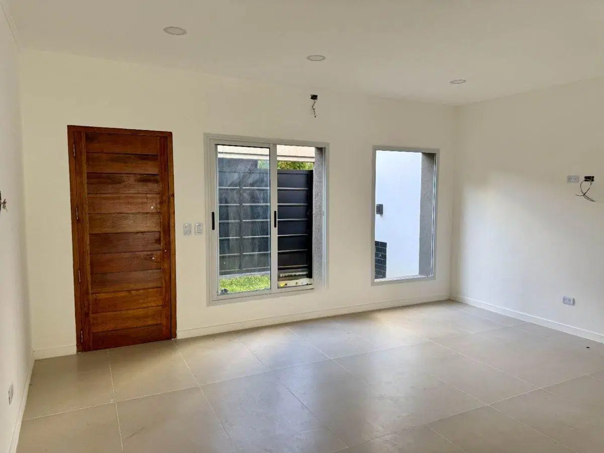 VENTA CASA HAEDO 3 AMB A ESTRENAR JARDIN APTO CRED 5