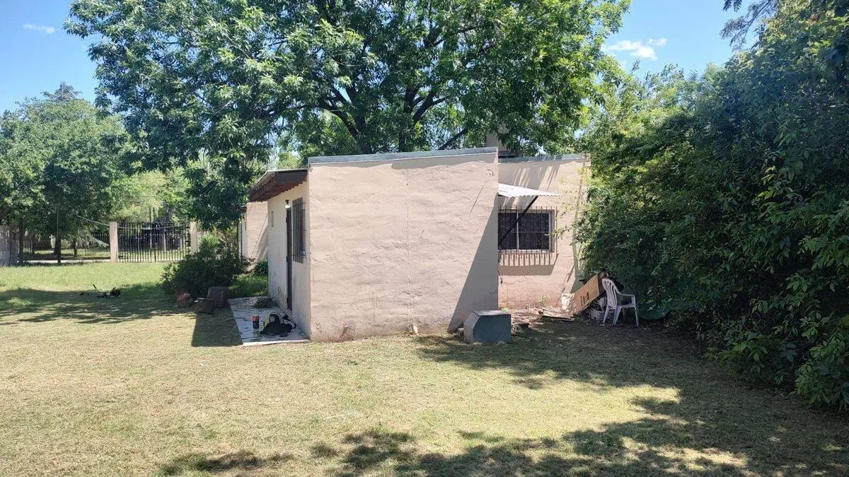 LOTE VENTA VILLA UDAONDO CON DOS CASAS DE 35 M C/U 2