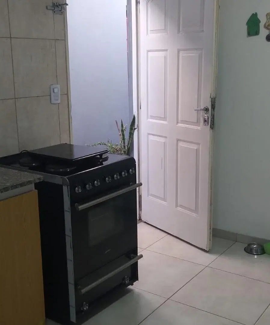 VENTA DPTO 3 AMBIENTES- CASTELAR OFRECE FINANCIAR 4