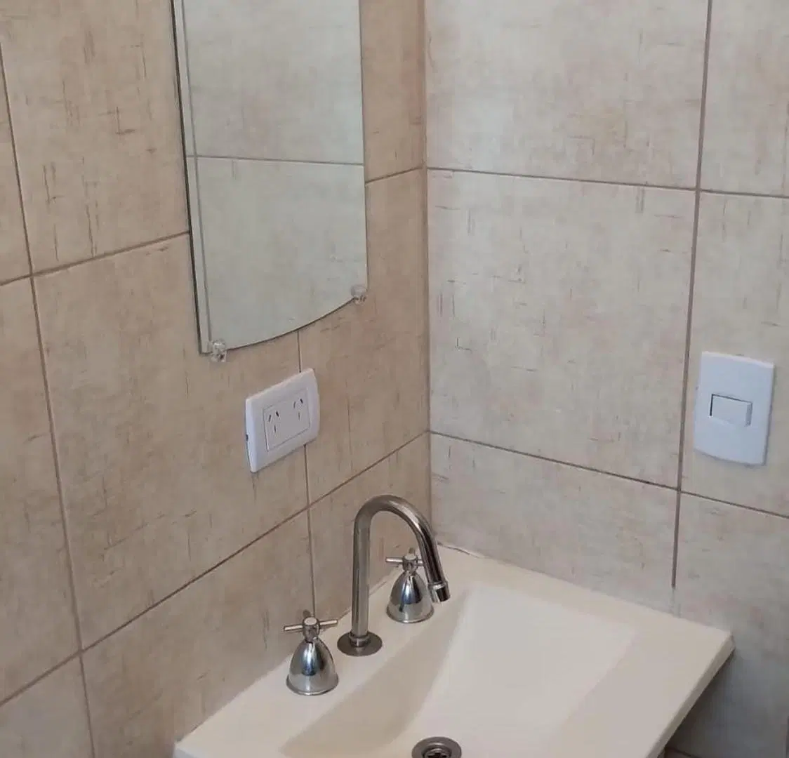 VENTA DPTO 3 AMBIENTES- CASTELAR OFRECE FINANCIAR 2