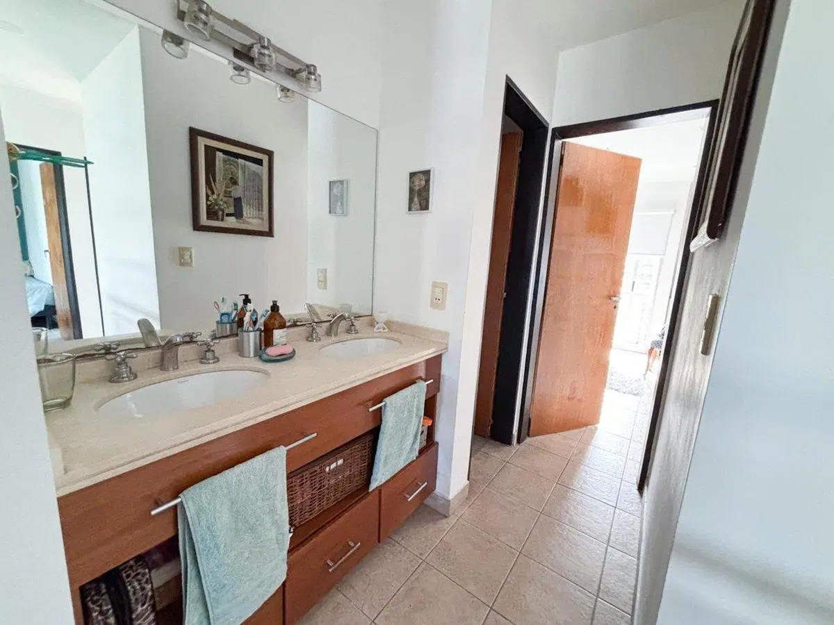 VENTA CASA 5 AMB C/QUINCHO + PARRILLA - ITUZAINGO 2