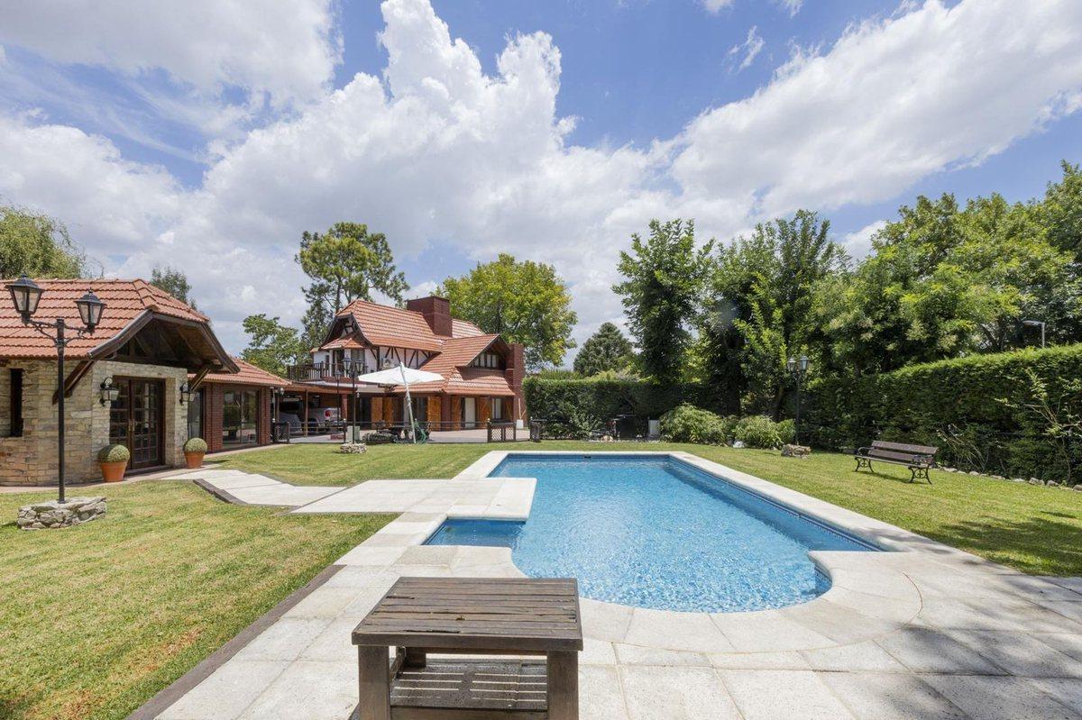 Foto de CASA VENTA 5 AMB EL PARAISO LOTE 2800 PISCINA/PARQ, imagen 5