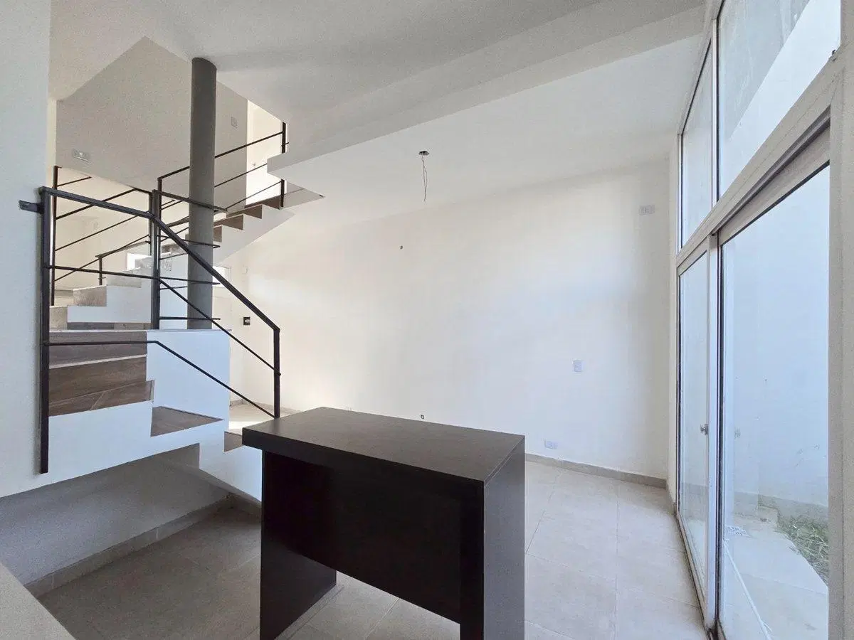 DUPLEX CASTELAR COCHERA 3 AMBIENTES PATIO LUMINOSO 8
