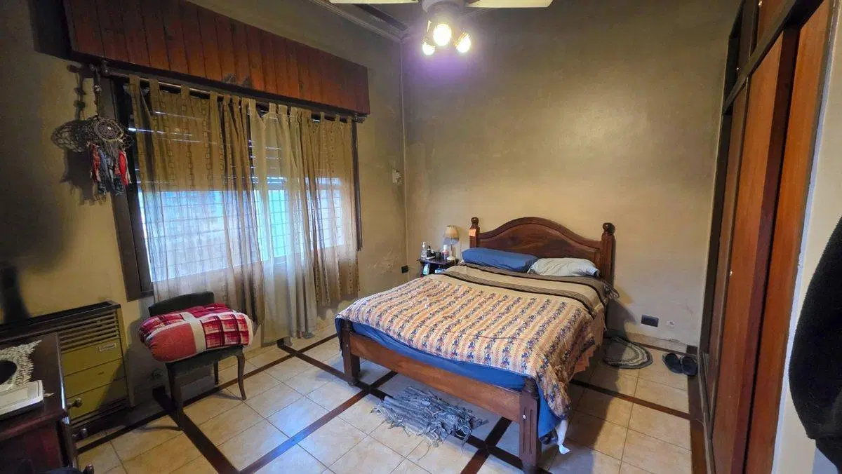 VENTA 4 AMBIENTES COCH. JARDIN Y PILETA HAEDO 4