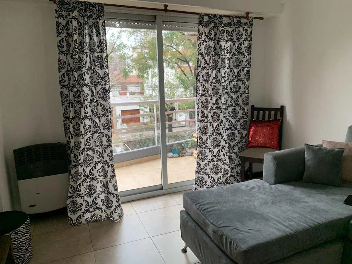 VENTA DPTO 2AMB BALCON AL FRENTE  CATEGORIA MORON 5