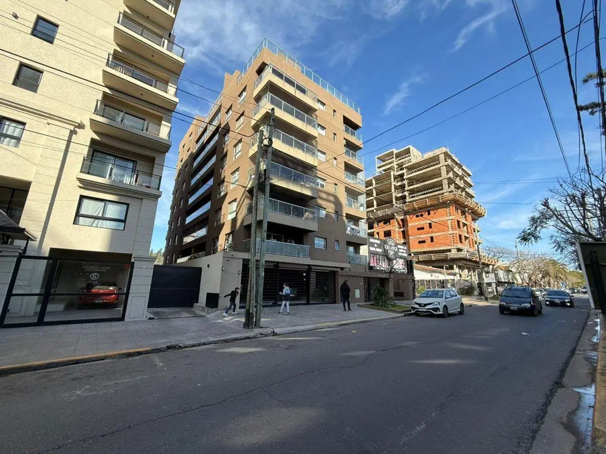 VENTA COCHERA CUBIERTA C/ FINANCIACION - ITUZAINGO 3