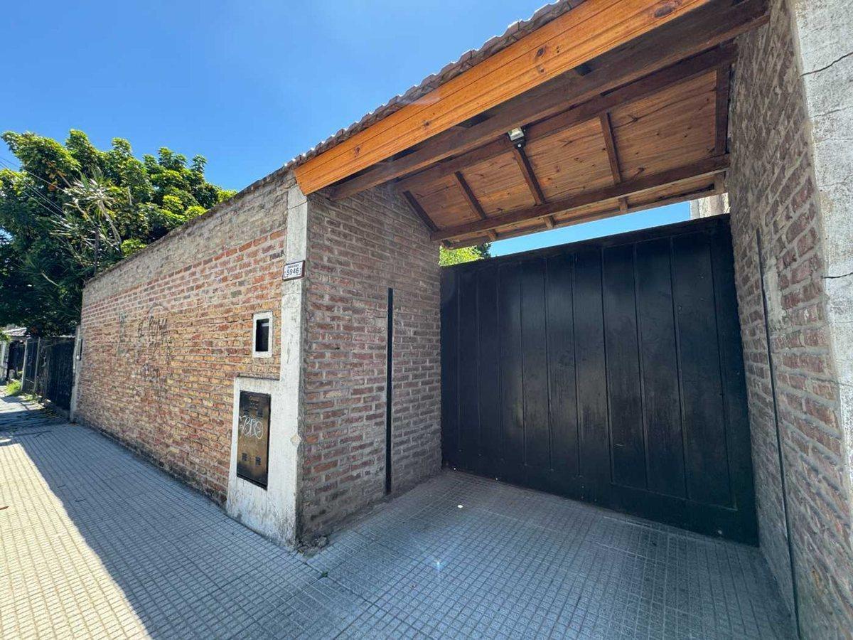 VENTA CASA 3 AMB I.CASANOVA CENTRO PARQUE QUINCHO