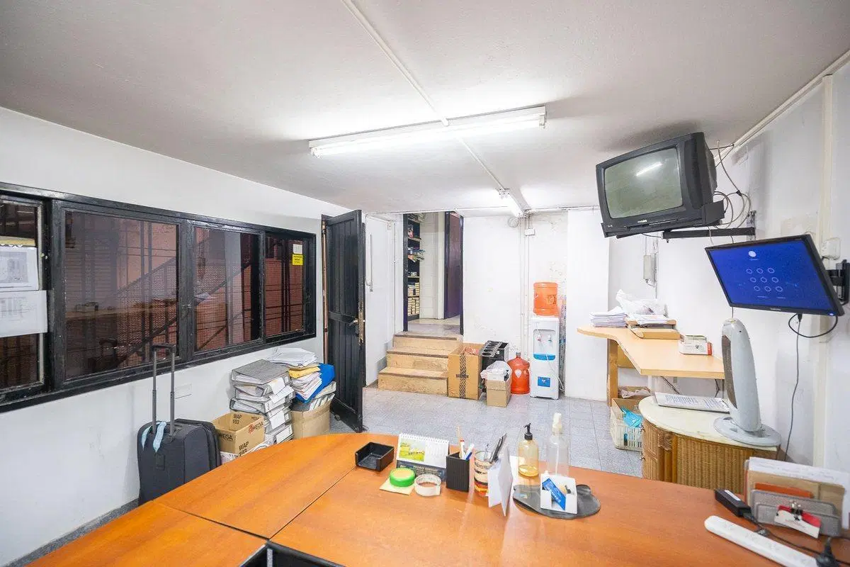 VENTA GALPON MORENO FRENTE UNIVERSIDAD LOTE 850M2 5