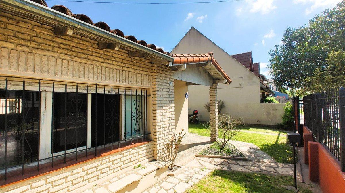 Casa 4 ambientes en venta, Apta credito