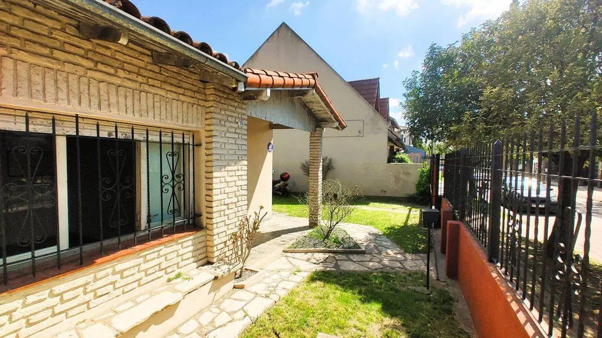 Casa 4 ambientes en venta, Apta credito 4