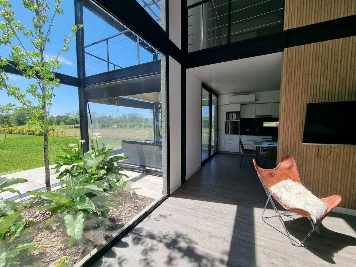 CASA PREMIUM EN VENTA 5 AMB COUNTRY MEDAL PILAR 5
