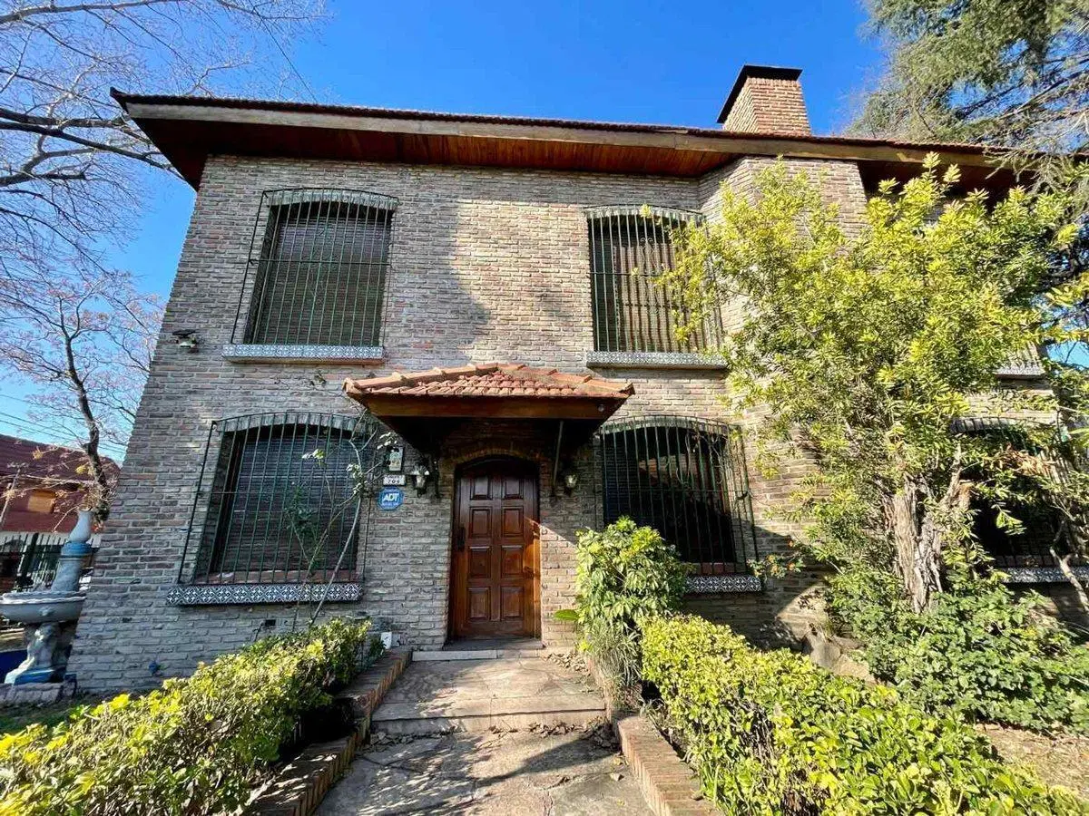 VENTA CASA 6 AMB MORON COCHERA PISCINA LOTE 800M2 3