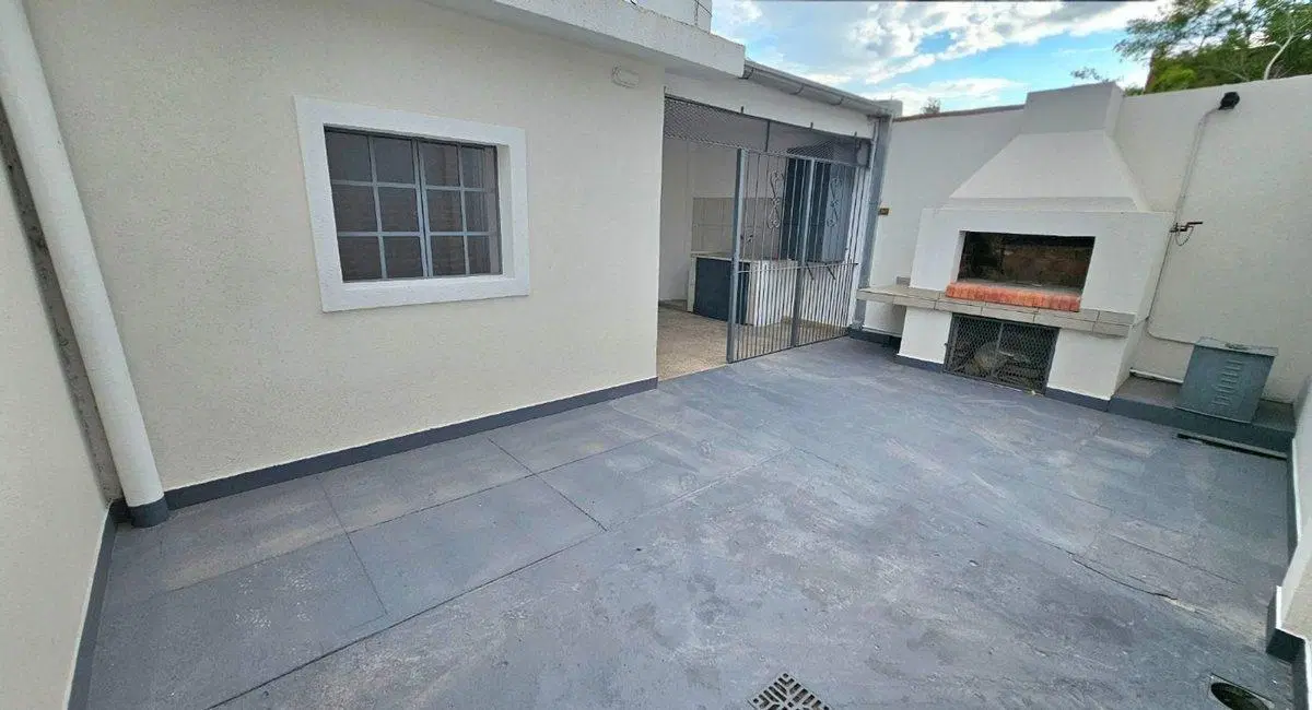 VENTA CASA 4 AMB Y 3 DUPLEX OPORTUNIDAD MORENO 3