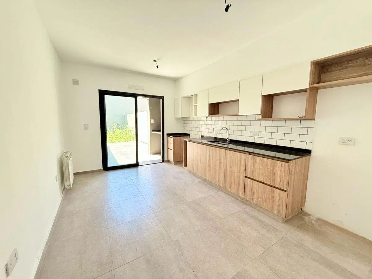 VENTA TRIPLEX 4 AM TERRAZA PATIO  COCH - RAMOS M. 3