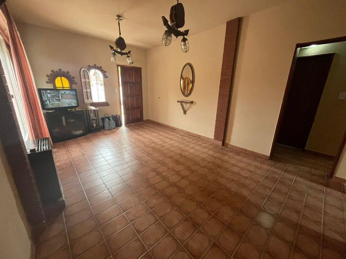 VENTA CASA 4 AMB-HURLINGHAM-V. TESEI-APTA CRÉD. 8