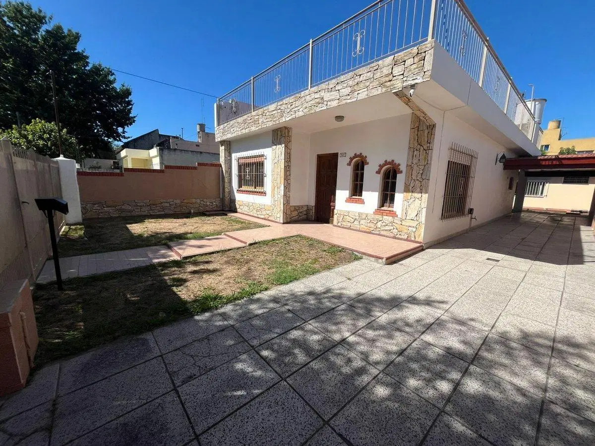 VENTA CASA 4 AMB-HURLINGHAM-V. TESEI-APTA CRÉD. 4