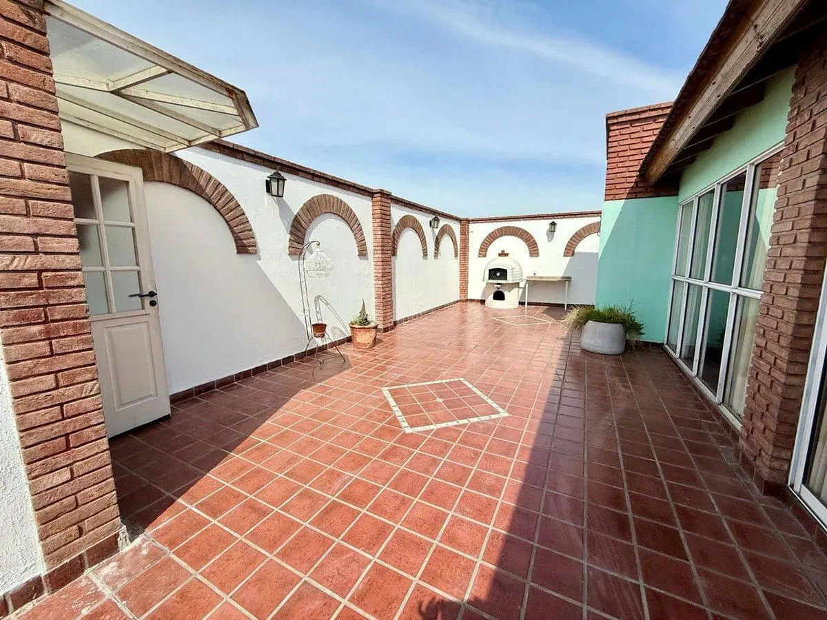 VENTA CASA 4 AMB CON PARQUE PILETA - RAMOS MEJIA 2