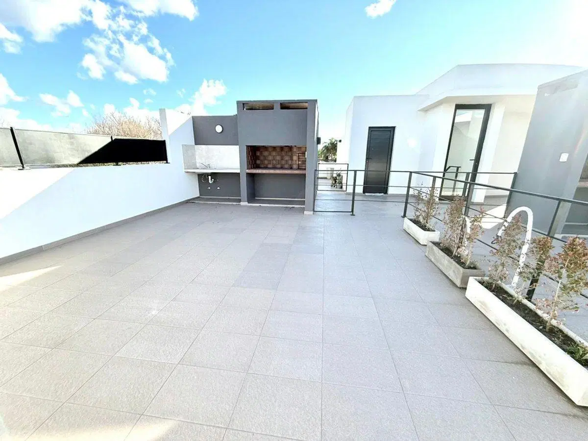 Venta depto 3 amb con terraza y cochera Ituzaingo 5