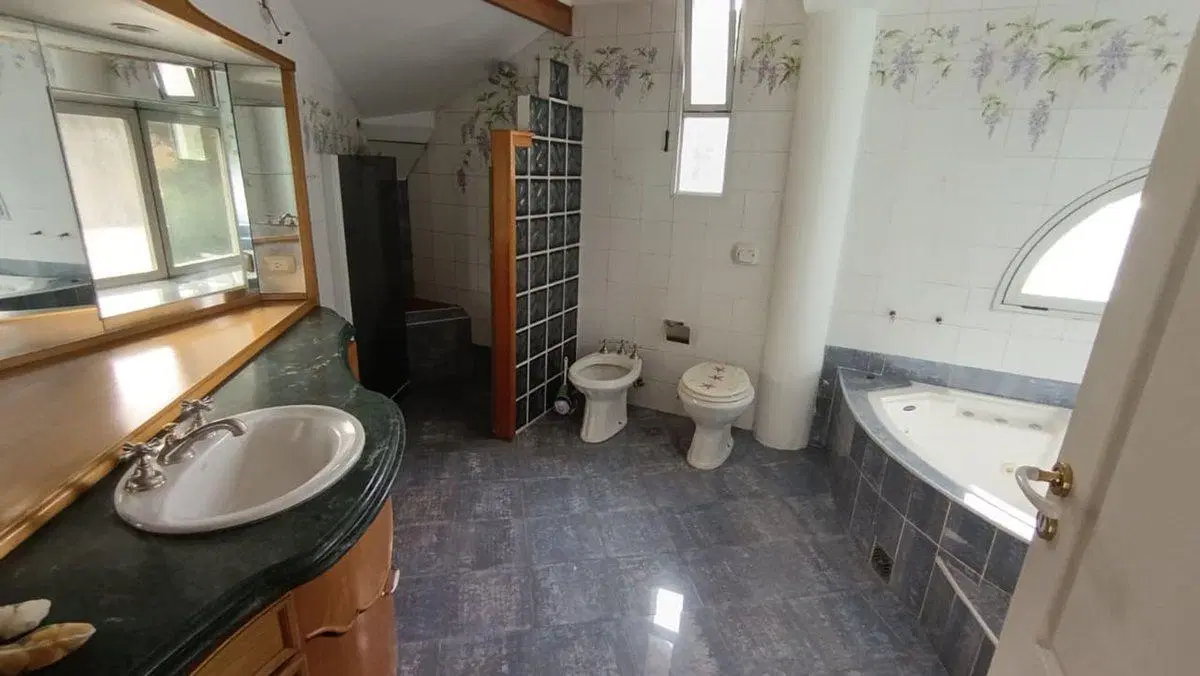 VENTA CASA 4 AMB C/ PILETA BARRIO CERRADO LELOIR 2