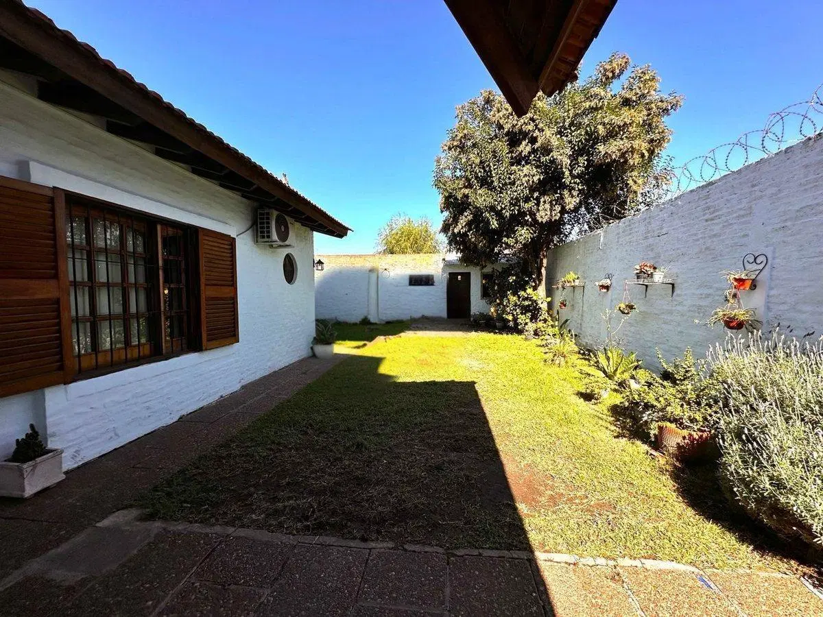 VENTA CASA 5 AMB LUJAN JARDIN Y PARQUE 5