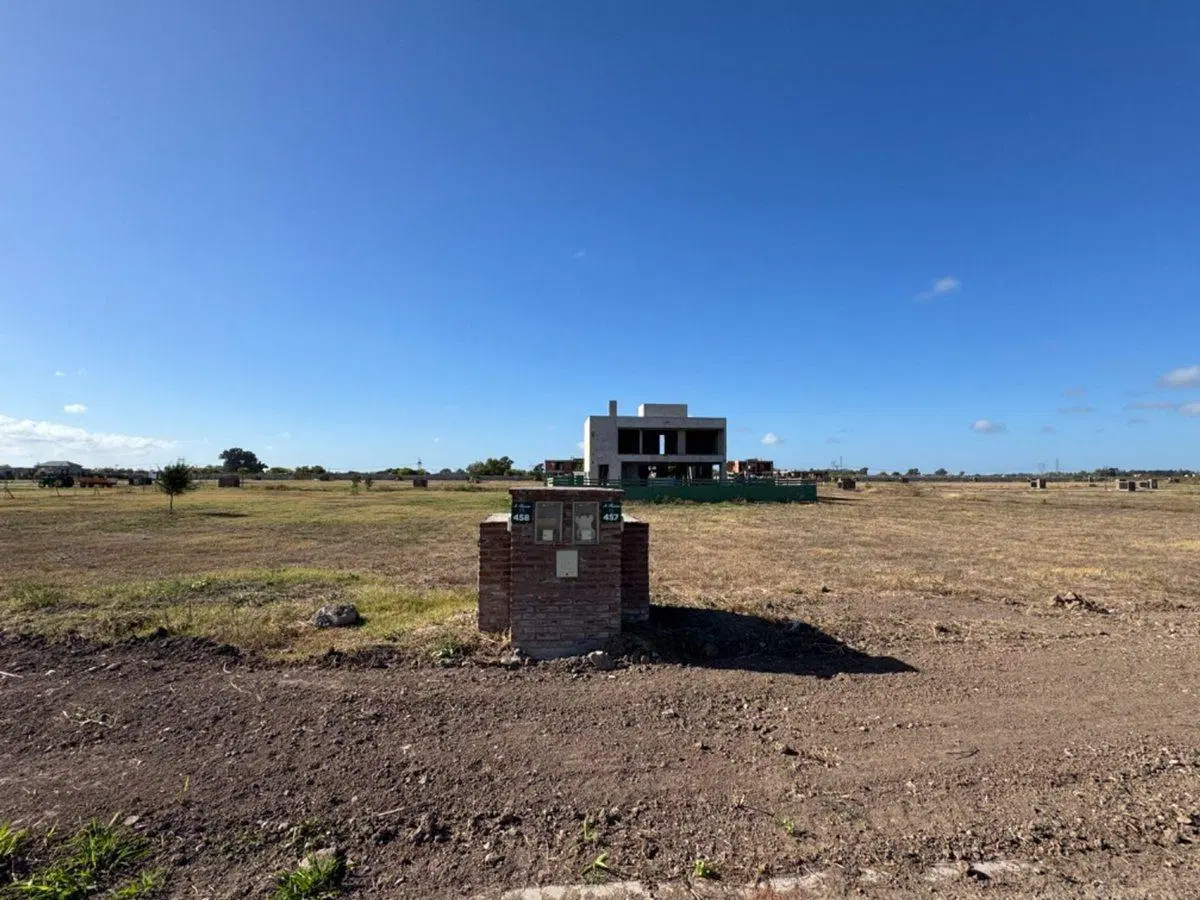 LOTE EN VENTA SAINT THOMAS CHICO CANNING 2