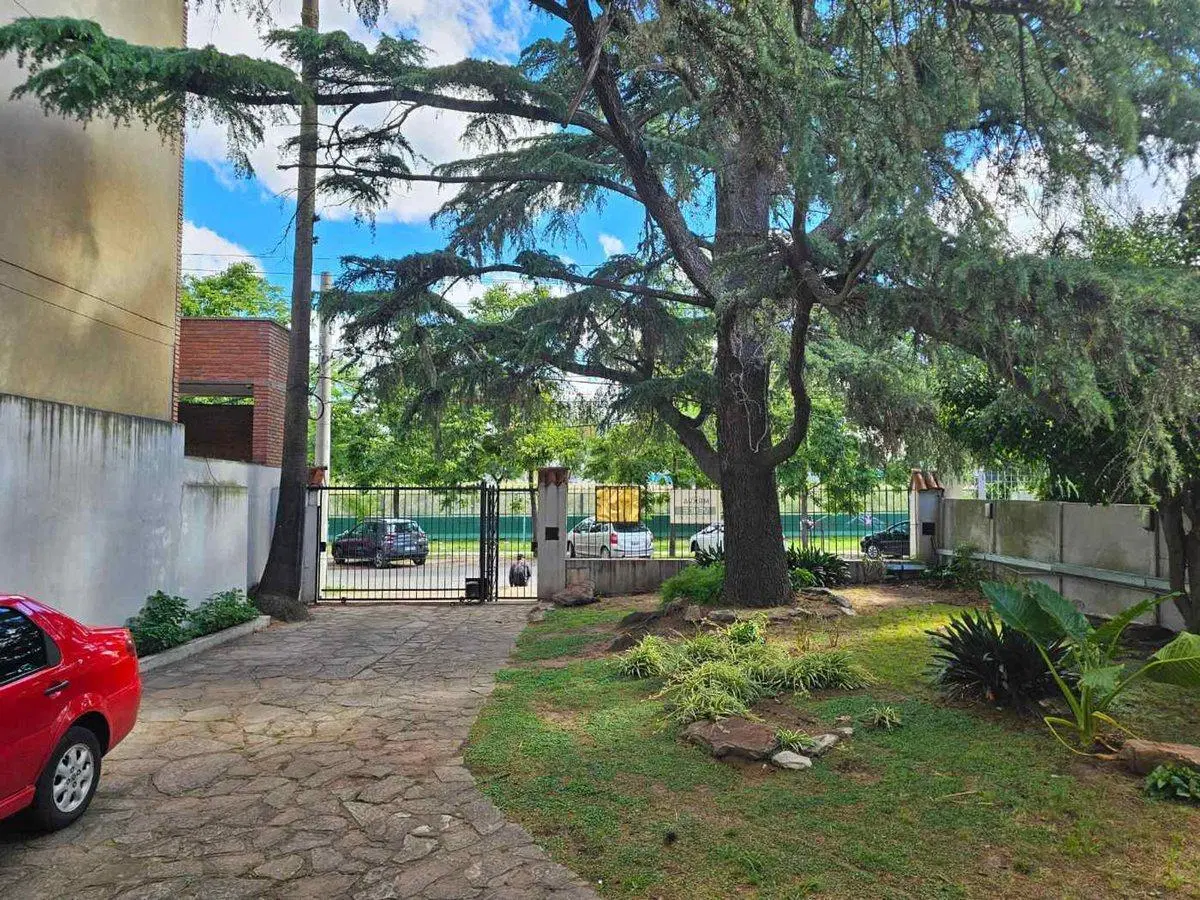 ALQUILER CASA 5 AMB CON PILETA QUINCHO Y DEPTO 2 2