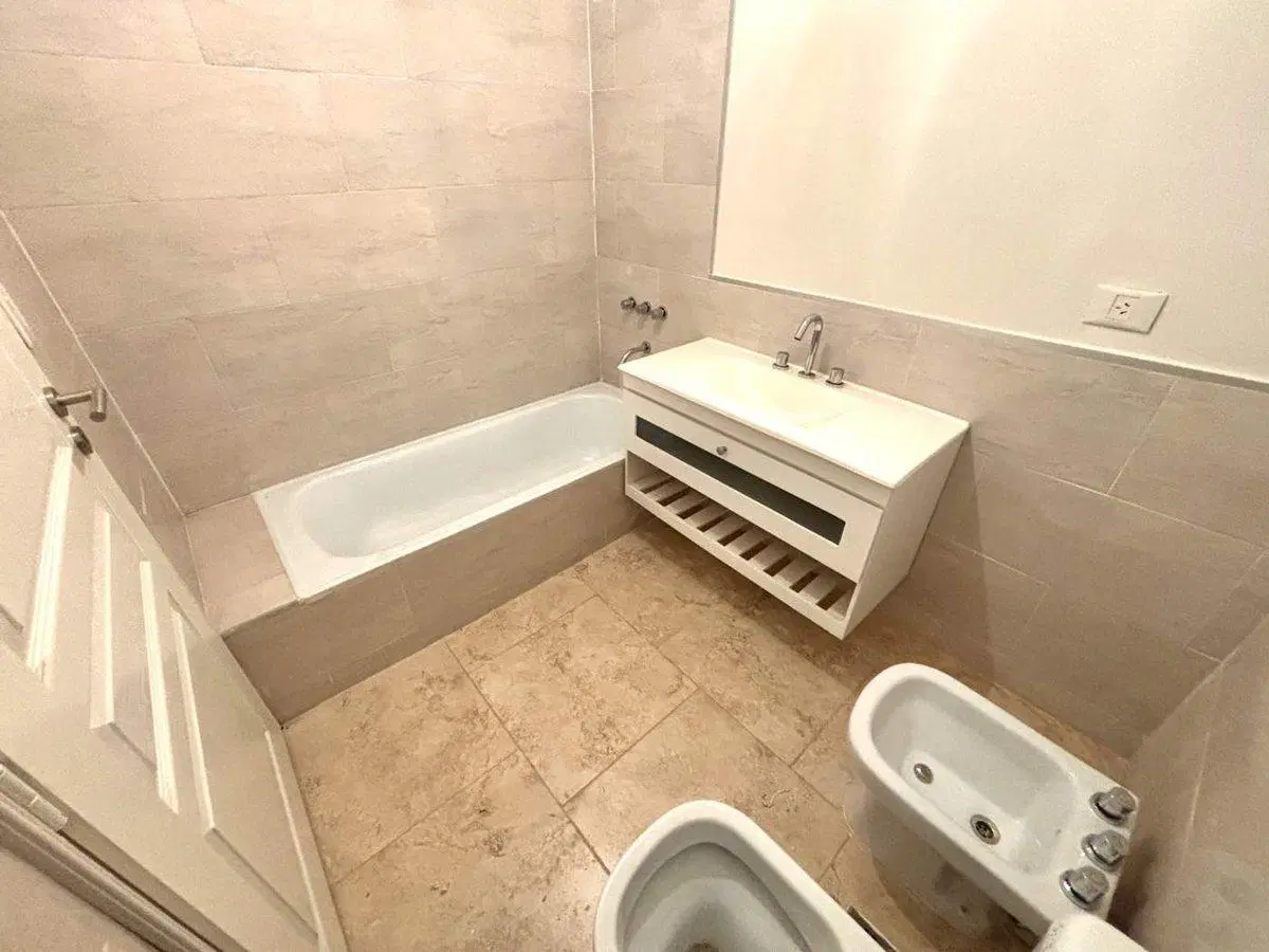 Venta Departamento 2 amb con patio privado Moreno 4