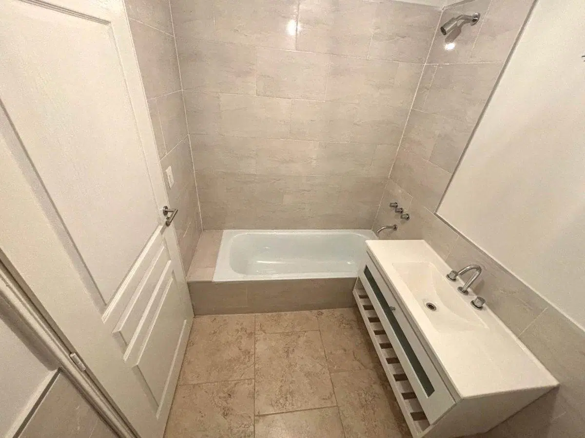 Venta Departamento 2 amb con patio privado Moreno 5
