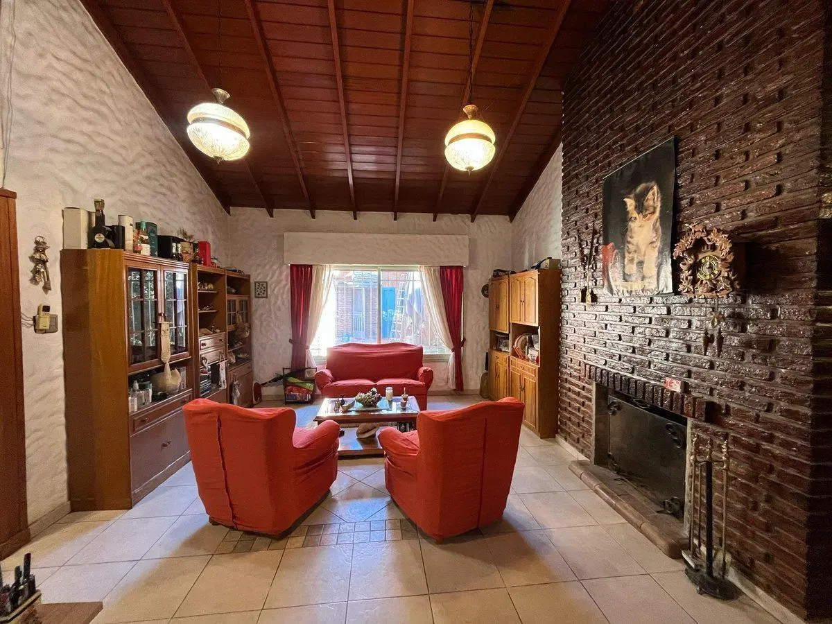 VENTA CASA 3 AMBIENTES LOTE 1000Mts2 PARQUE LELOIR 2