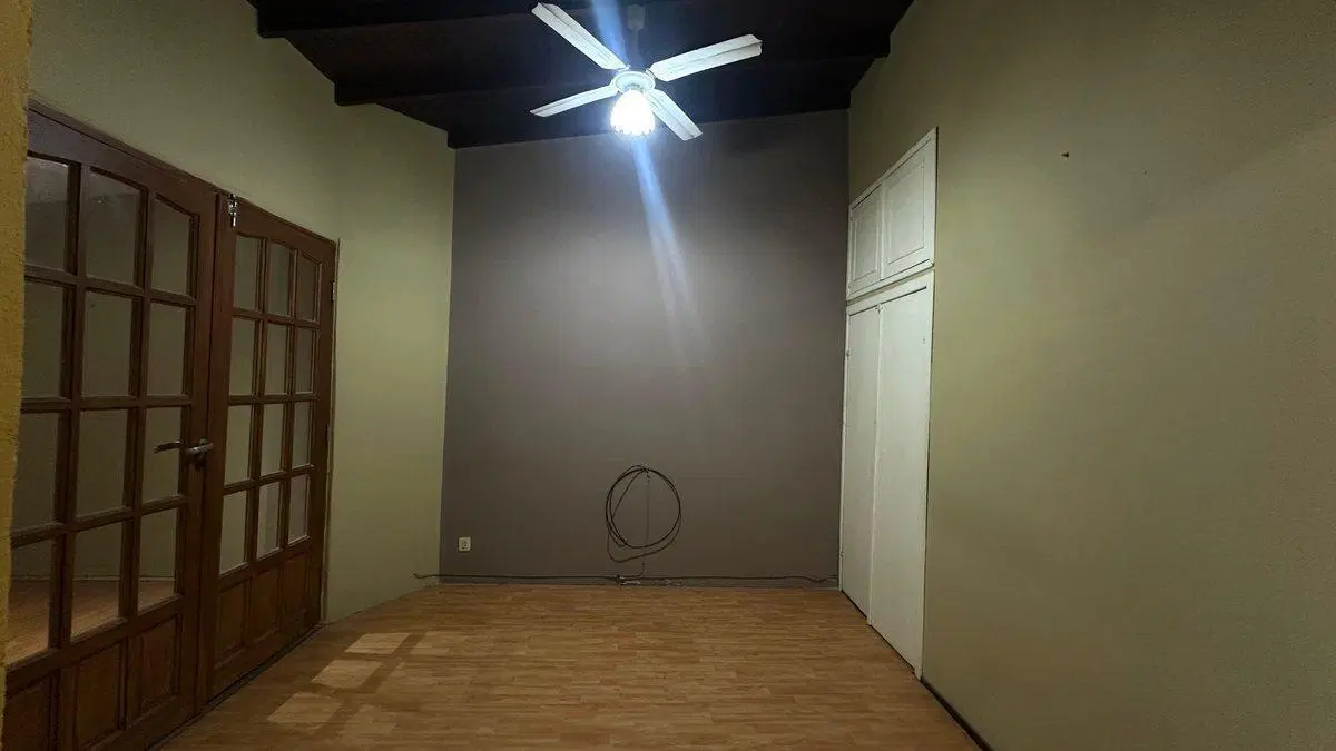 Casa en venta 3 ambientes con escritorio  y patio 2
