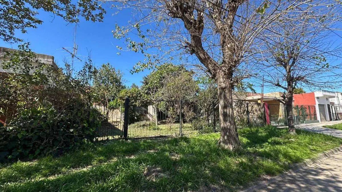 Terreno en venta en Merlo con construccion 2
