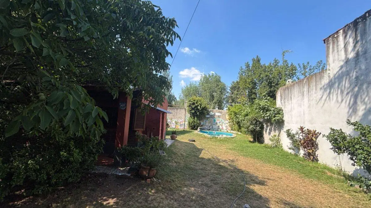 VENTA CASA 4 AMB PILETA, MORENO A 50M DE ACC OESTE 4