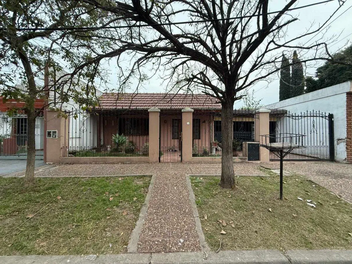 VENTA CASA + DEPTO 5 AMBIENTES EN ITUZAINGÓ SUR 4