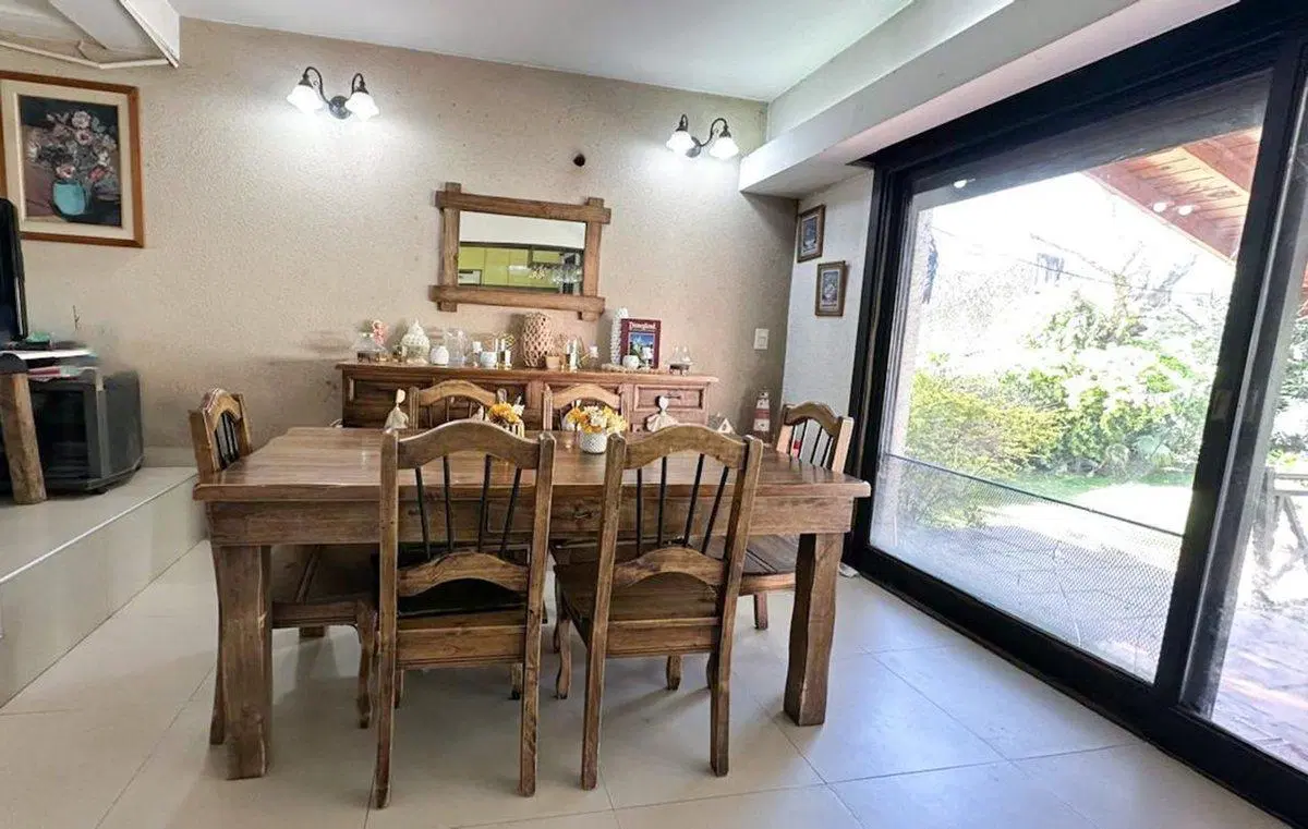 VENTA CASA 4 AMB PILETA QUINCHO - PARQUE LELOIR 5
